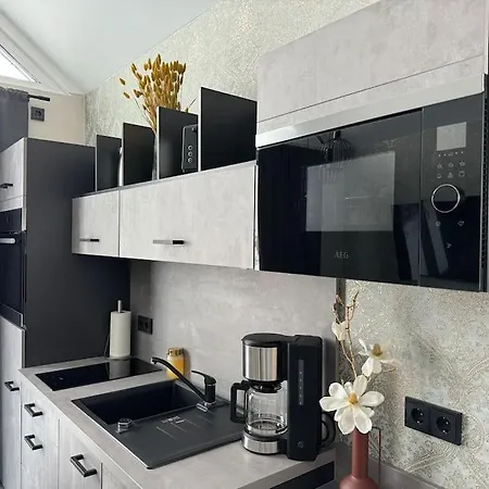 Tiny Oskar 100m Entfernt Zum Lobnitz (Saxony)