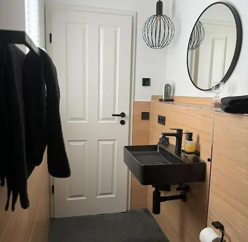 Tiny Oskar 100m Entfernt Zum Dom wakacyjny *