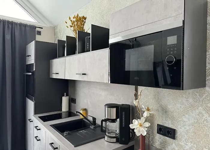 Tiny Oskar 100m Entfernt Zum Lobnitz (Saxony)