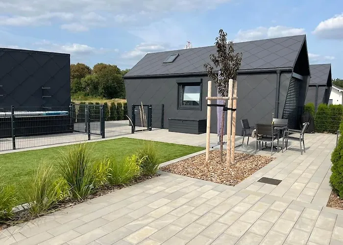 Tiny Oskar 100m Entfernt Zum