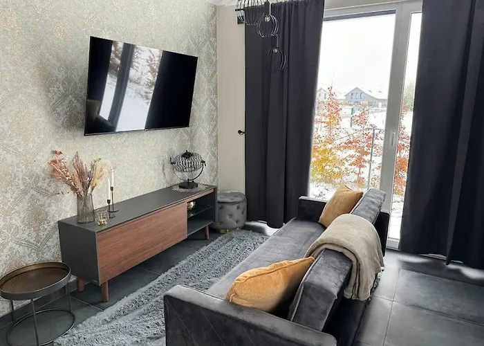 Tiny Oskar 100m Entfernt Zum * Lobnitz (Saxony)